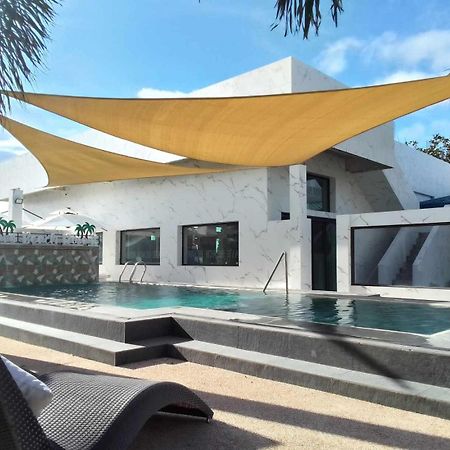 Cave Beach Resort Boutique Luxury Accomodation Dingalan Esterno foto