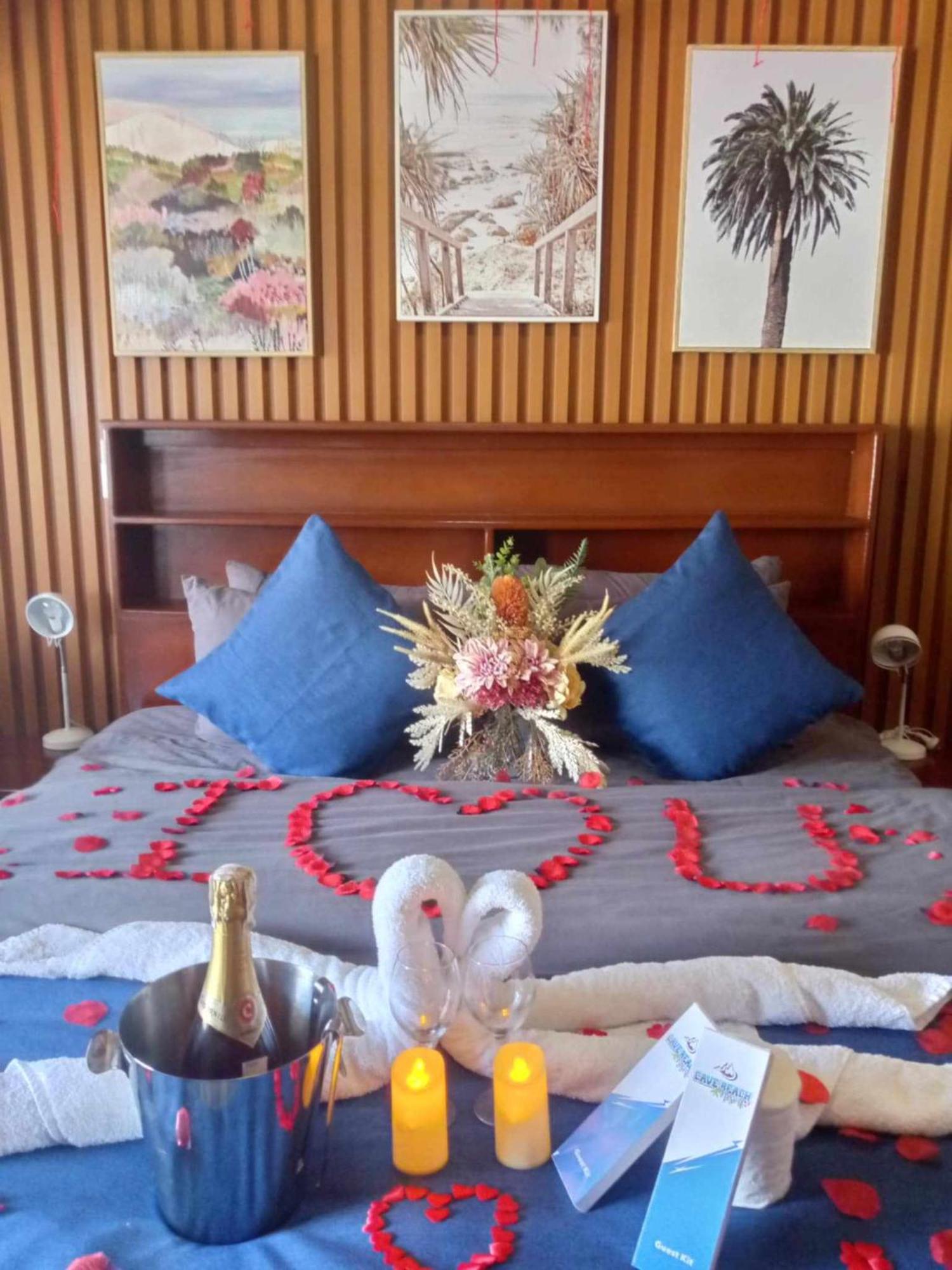 Cave Beach Resort Boutique Luxury Accomodation Dingalan Esterno foto